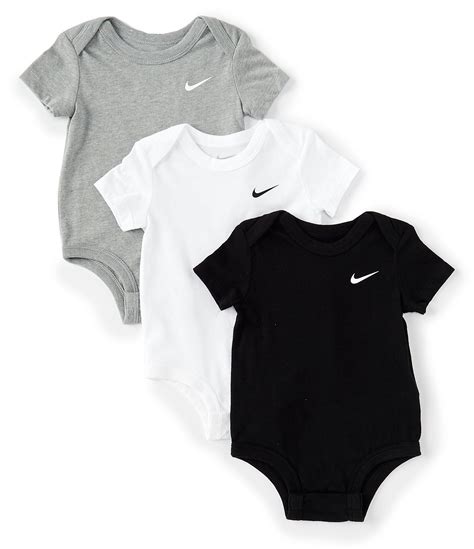 nike infant baby clothes.